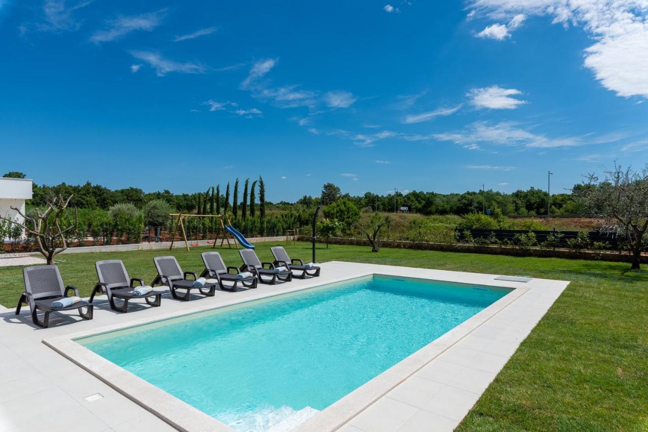 Villa Dafna Poreč Buitenkant foto